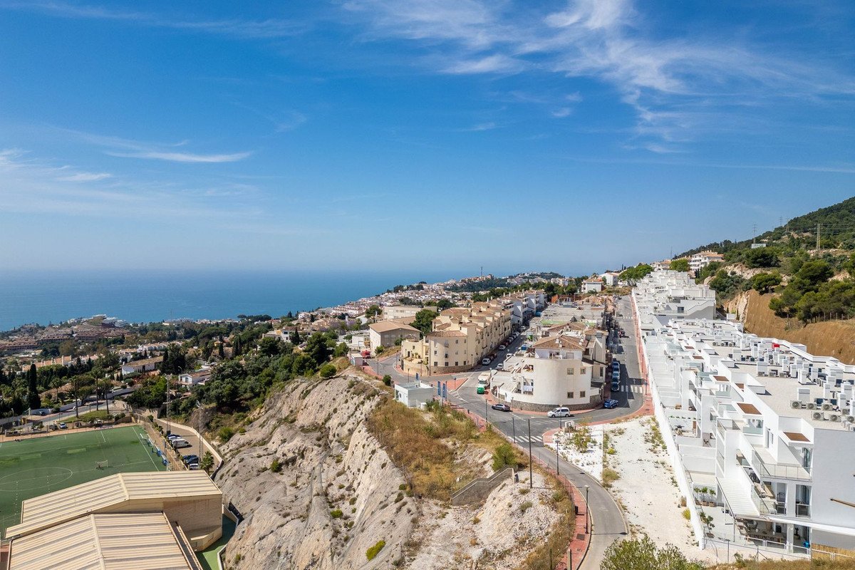 4 Bed شقة في الطابق الأرضي in Benalmadena Pueblo في Benalmadena Pueblo, شقة