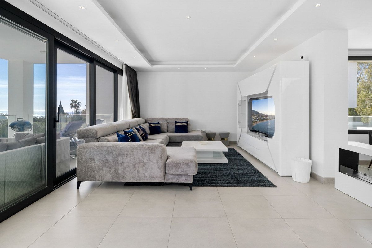 6 Bed Detached Villa in Benalmadena in Benalmadena, Detached Villa