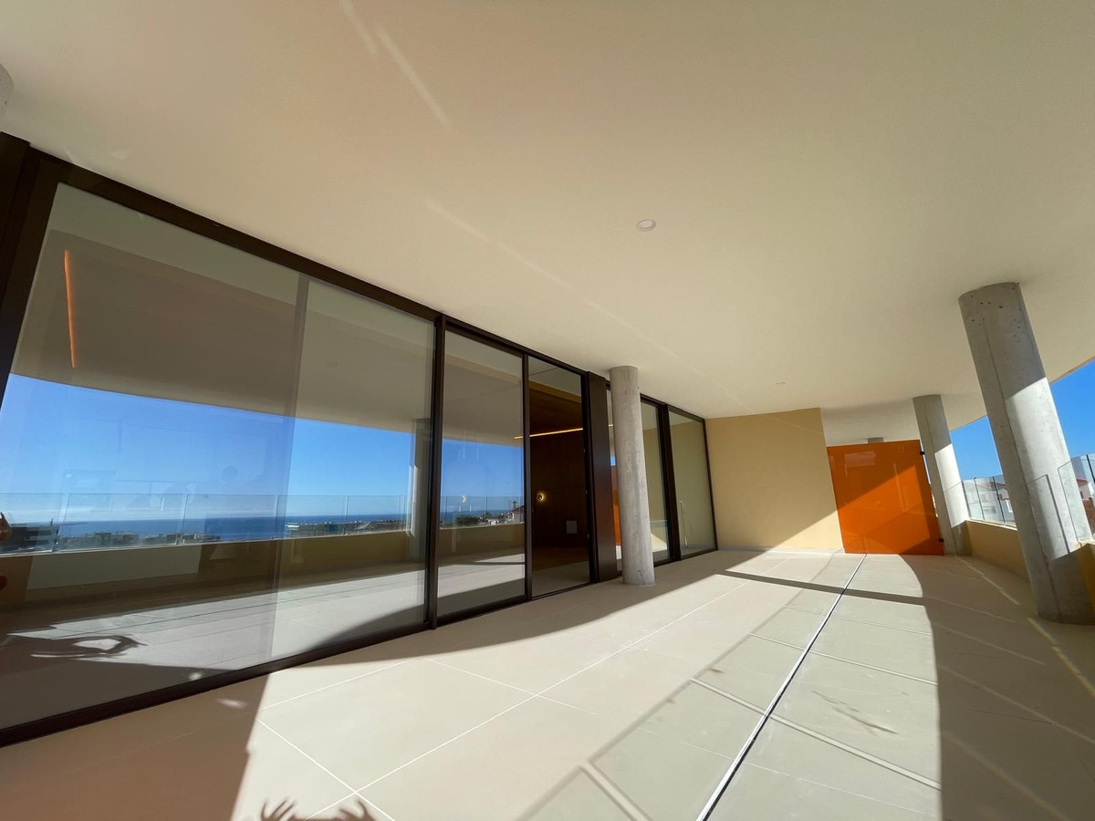 2 Bed شقة في الطابق الأوسط in Higueron في Higueron, شقة