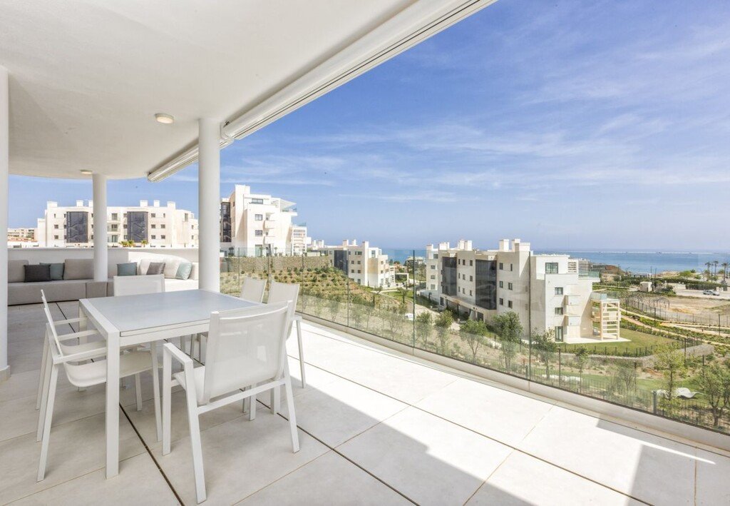 3 Bed Middle Floor Apartment in Higueron in Higueron, Apartment