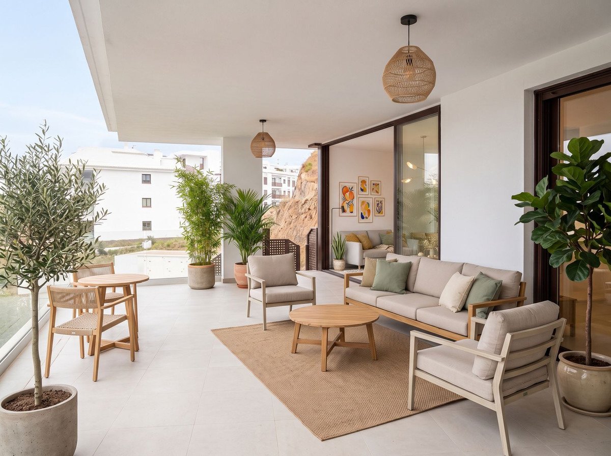 3 Bed Begane Grond Appartement in Higueron