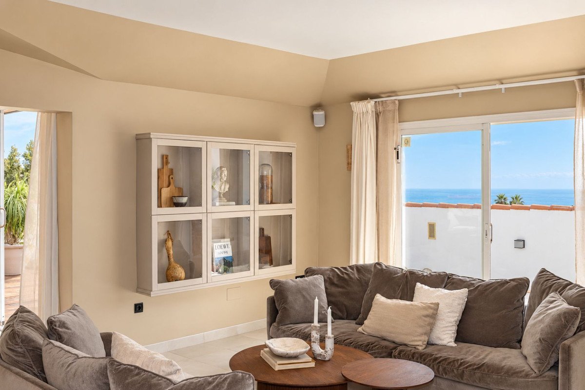 2 Bed Penthouse in Higueron