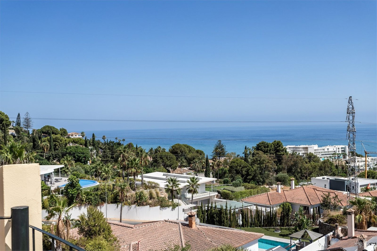 2 Bed بنتهاوس in Higueron في Higueron, بنتهاوس