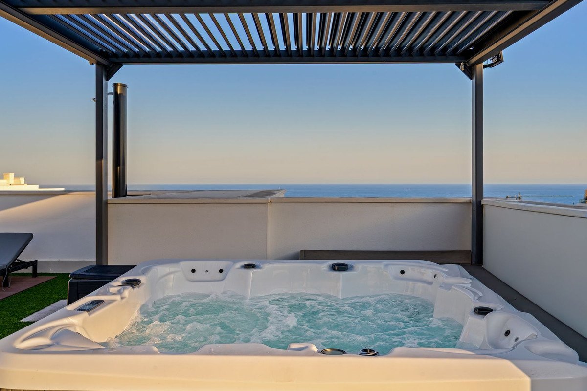 4 Bed Penthouse Duplex in Higueron in Higueron, Duplex Penthouse