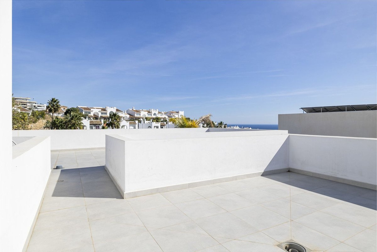6 Bed فيلا مستقلة in Benalmadena في Benalmadena, فيلا منفصلة