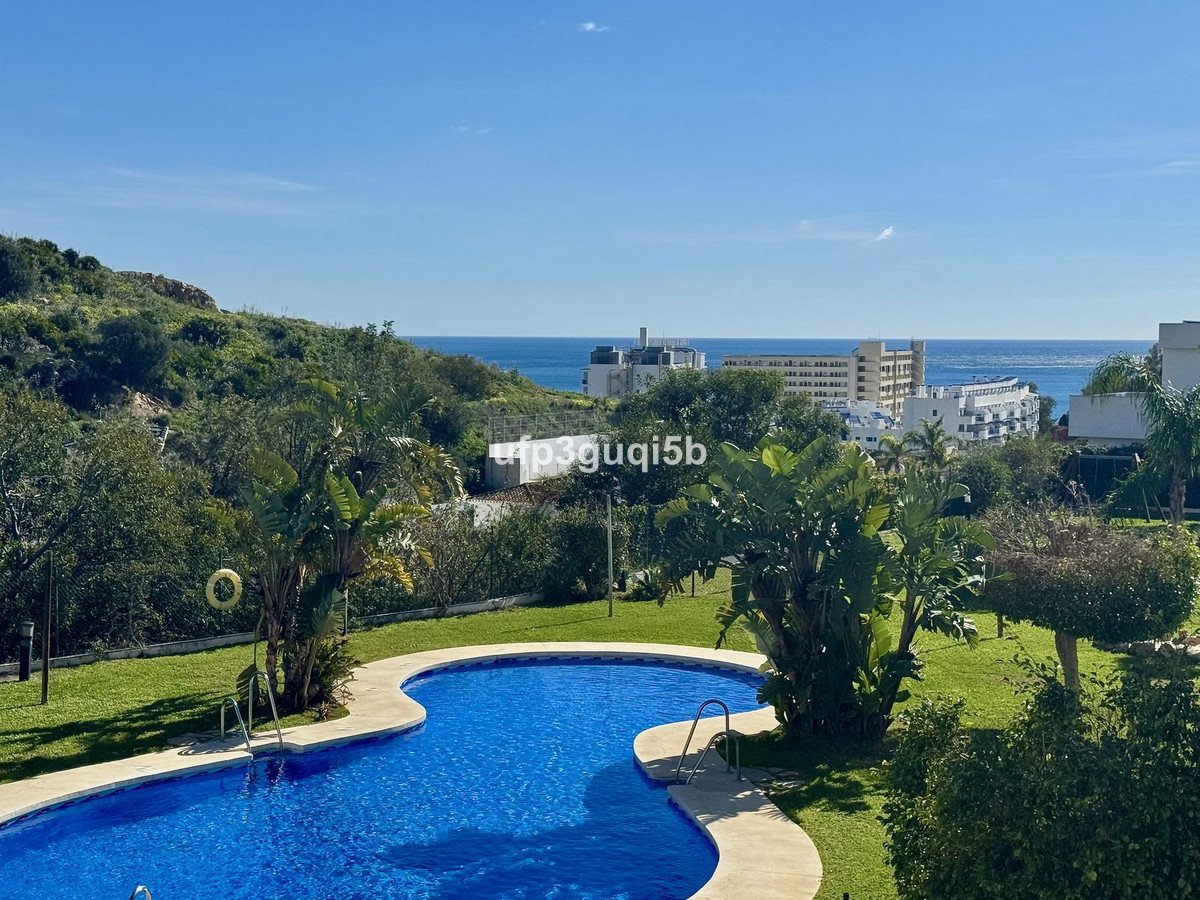 1 Bed Tussenverdieping Appartement in Torrequebrada in Torrequebrada, 
