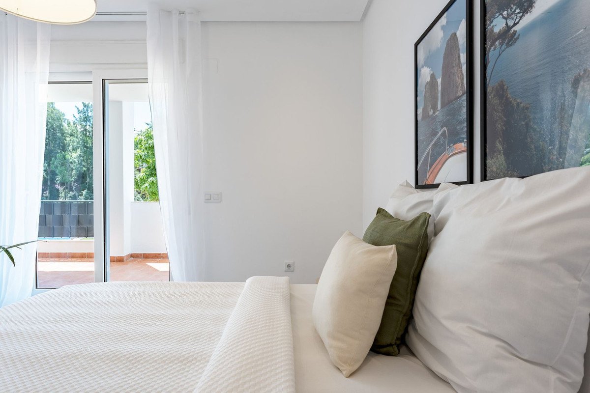2 Bed Middle Floor Apartment in Torrequebrada in Torrequebrada, Apartment