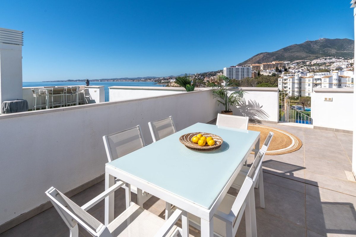 3 Bed بنتهاوس in Torrequebrada في Torrequebrada, 