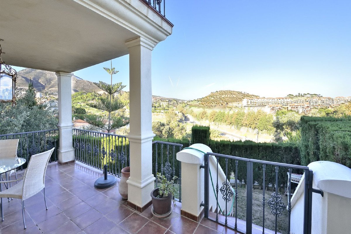 3 Bed Townhouse in Torrequebrada in Torrequebrada, Townhouse