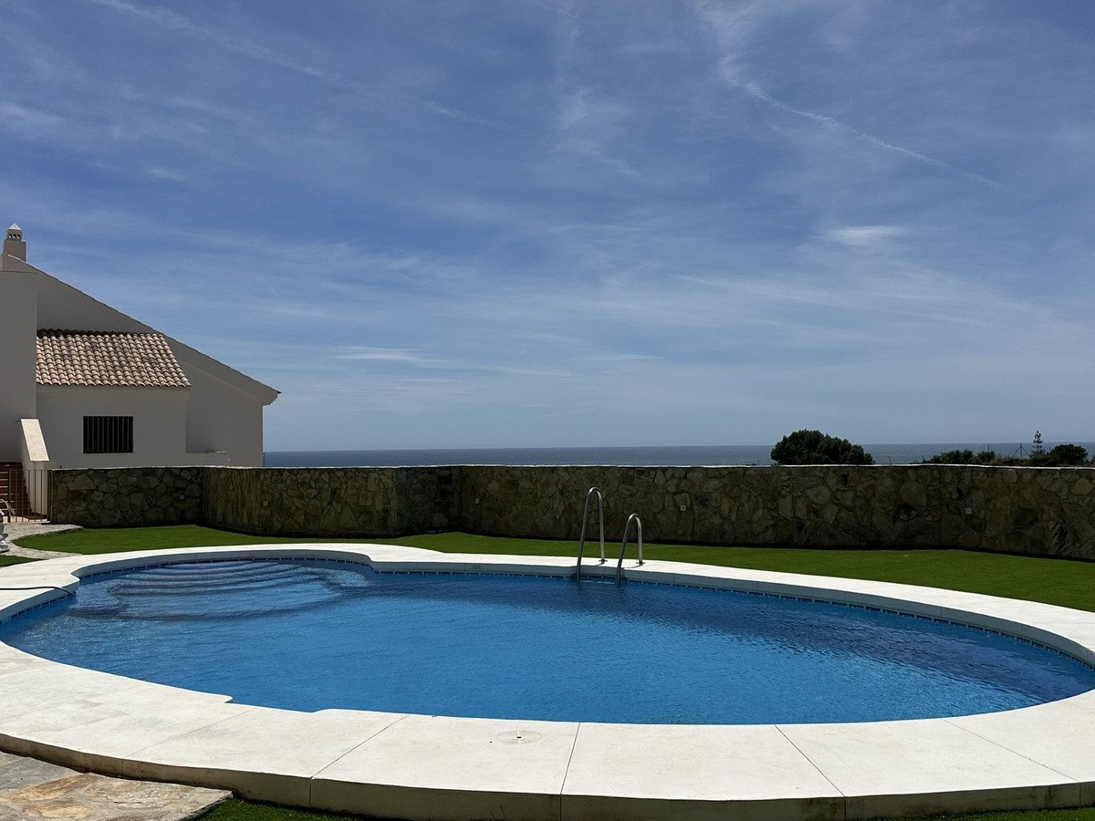 3 Bed Townhouse in Torrequebrada in Torrequebrada — Townhouse
