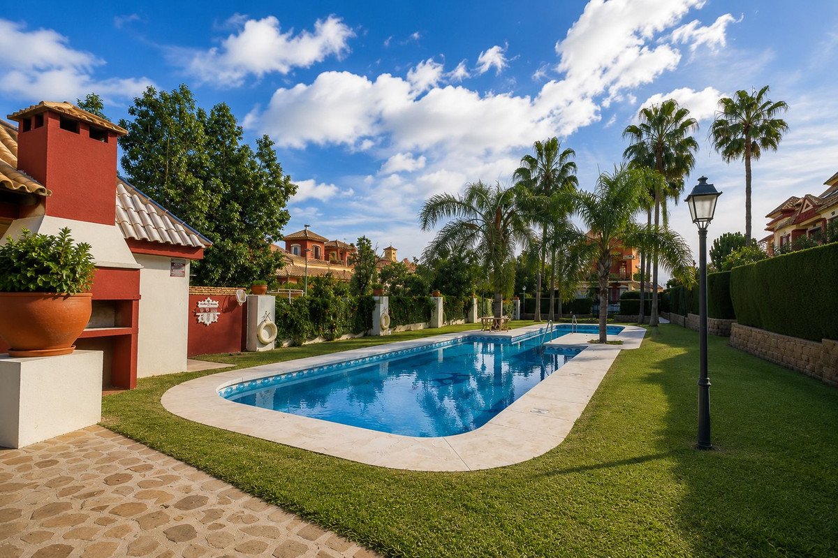 5 Bed Townhouse in Torrequebrada in Torrequebrada, Townhouse