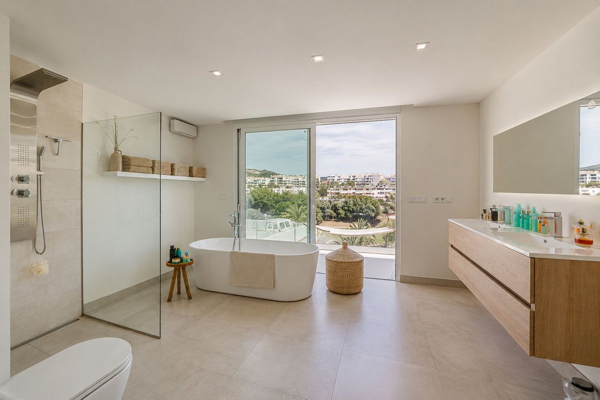 5 Bed Detached Villa in Torrequebrada in Torrequebrada, Detached Villa