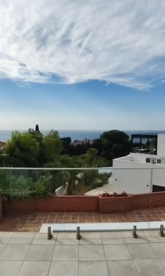 5 Bed Detached Villa in Benalmadena in Benalmadena, Detached Villa