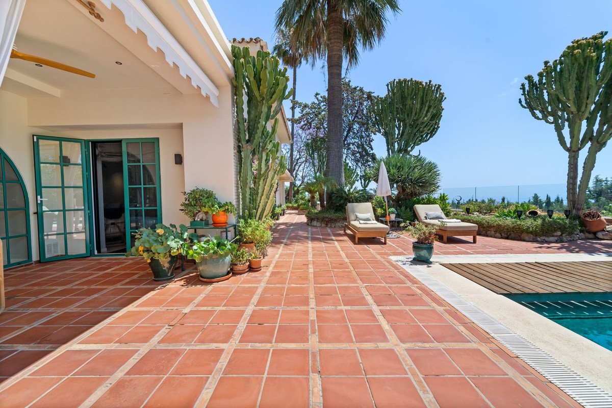 8 Bed Detached Villa in Benalmadena in Benalmadena, Detached Villa