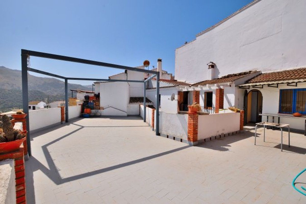 5 Bed بيت مدينة in Benaoján في Benaoján, 