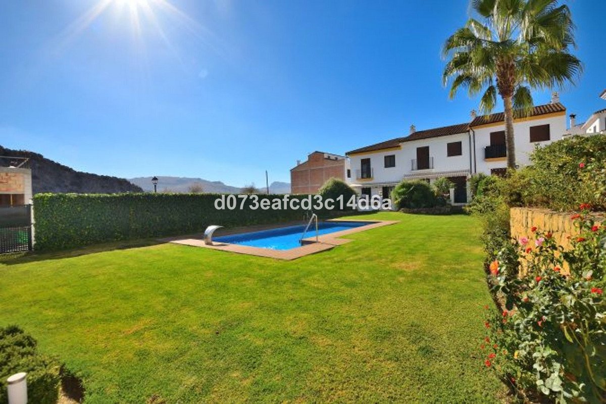 3 Bed Townhouse in Montejaque in Montejaque, Townhouse