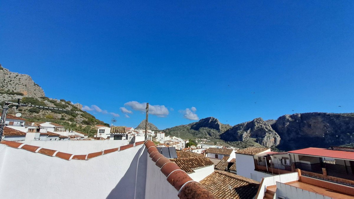 4 Bed Townhouse in Montejaque