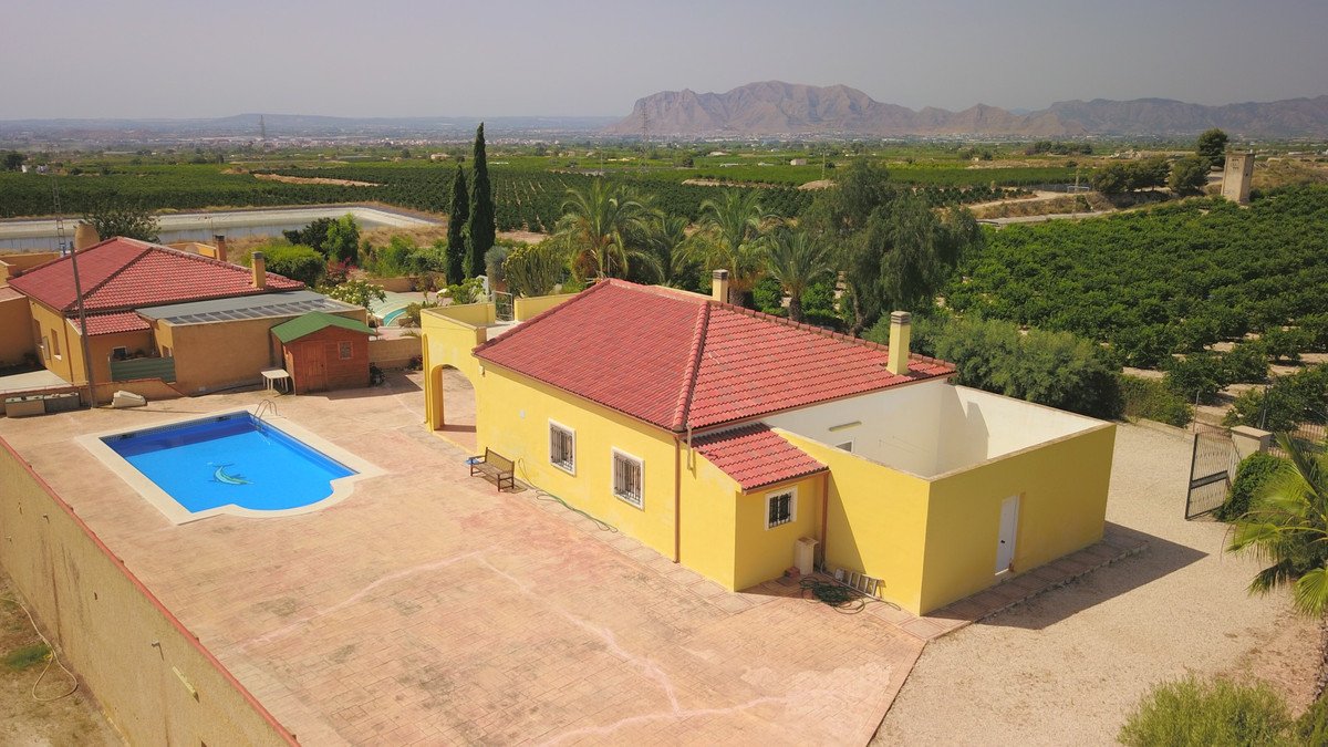 3 Bed Detached Villa in Albatera in Albatera, Detached Villa