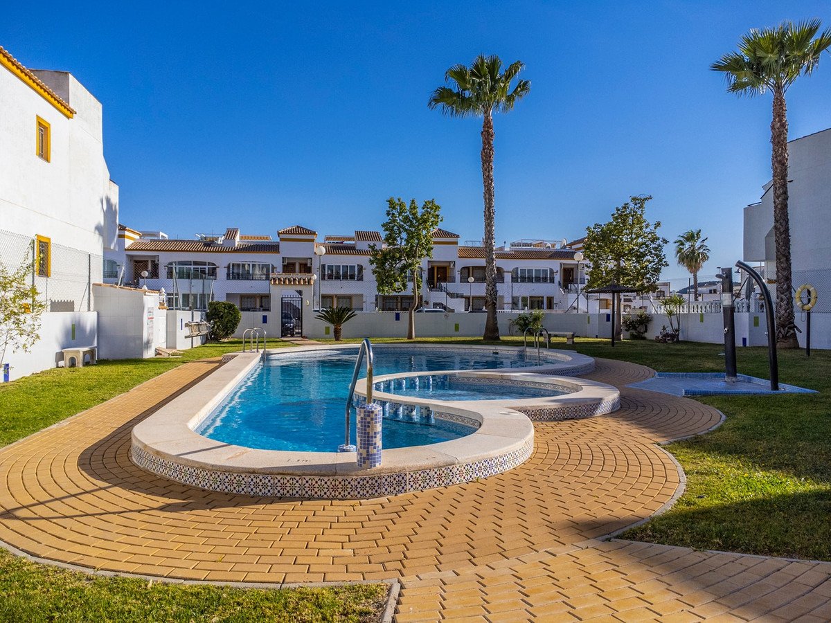 2 Bed شقة في الطابق الأرضي in Vista Bella Golf في Vista Bella Golf, 
