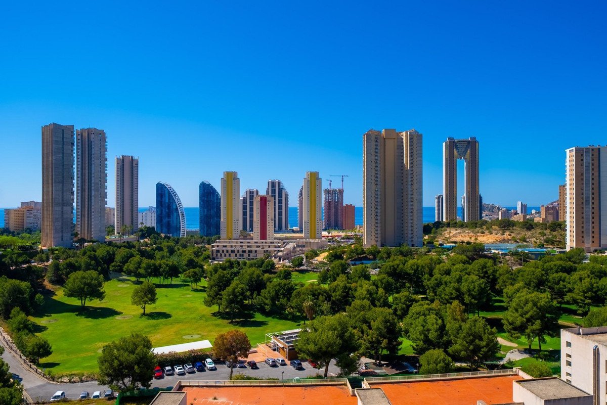 2 Bed Appartamento ai piani intermedi in Benidorm a Benidorm, Appartamento