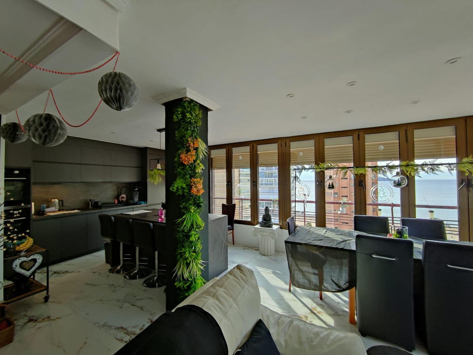 3 Bed شقة في الطابق الأوسط in Benidorm في Benidorm, شقة