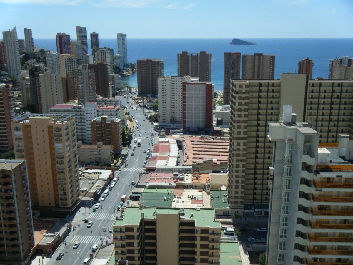 3 Bed شقة في الطابق الأوسط in Benidorm في Benidorm, شقة