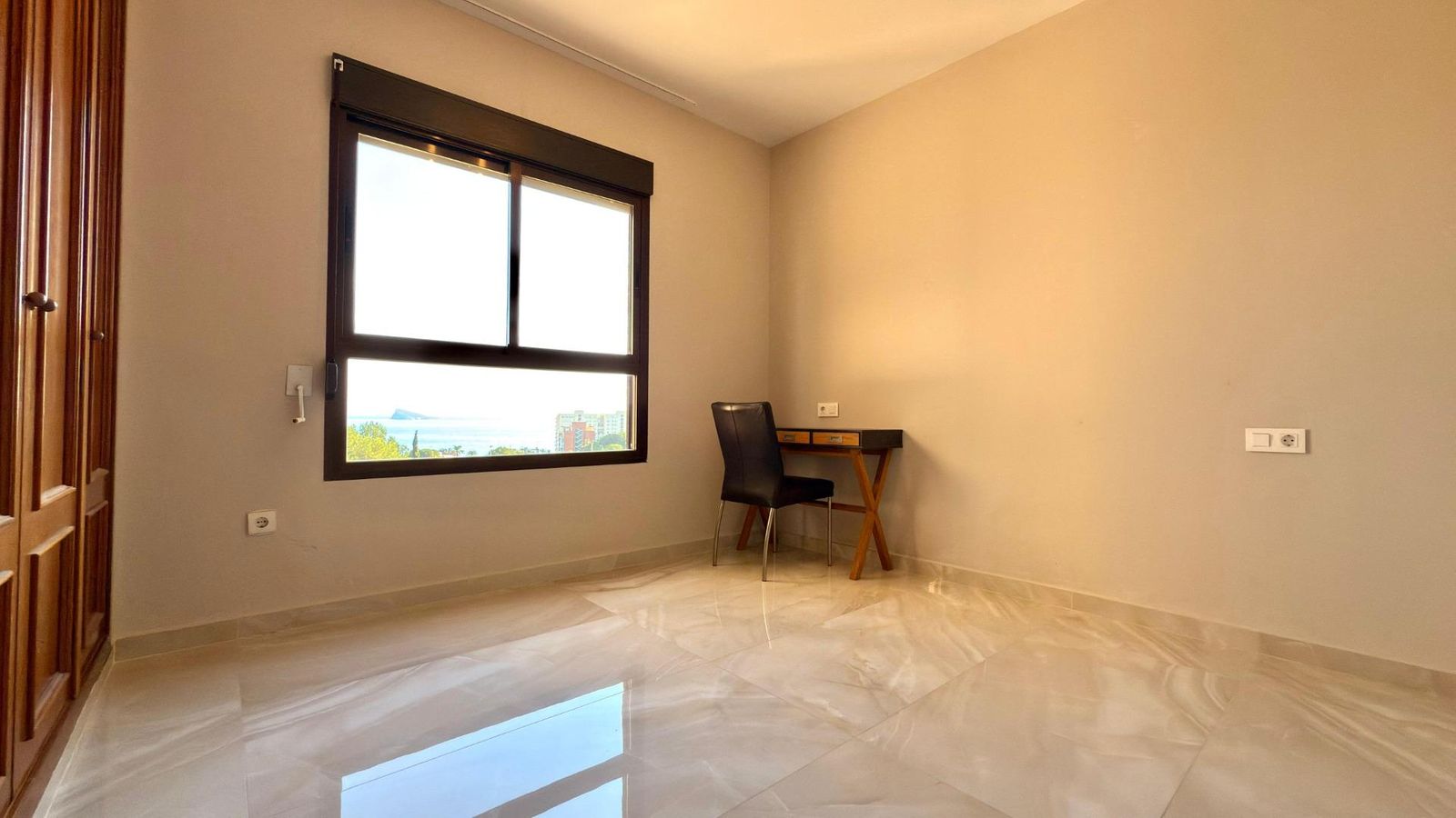 4 Bed شقة في الطابق الأوسط in Benidorm في Benidorm, Apartment