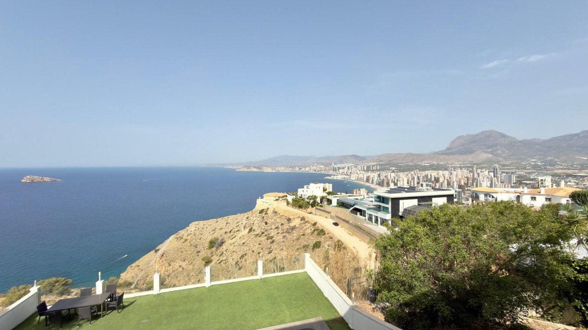 7 Bed Bungalow in Benidorm في Benidorm, بينغالو / سكن مستقل