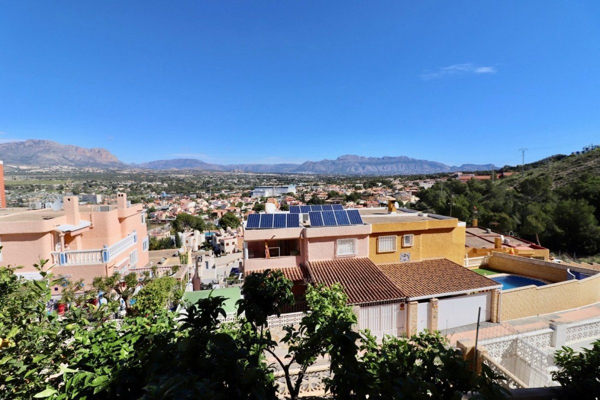 7 Bed Villa indipendente in Benidorm a Benidorm, Villa Indipendente