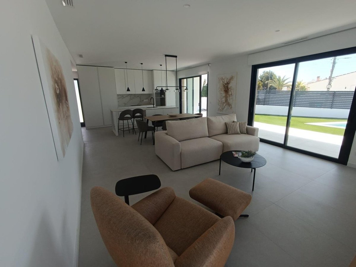 3 Bed Bungalow in Ciudad Quesada في Ciudad Quesada, Bungalow