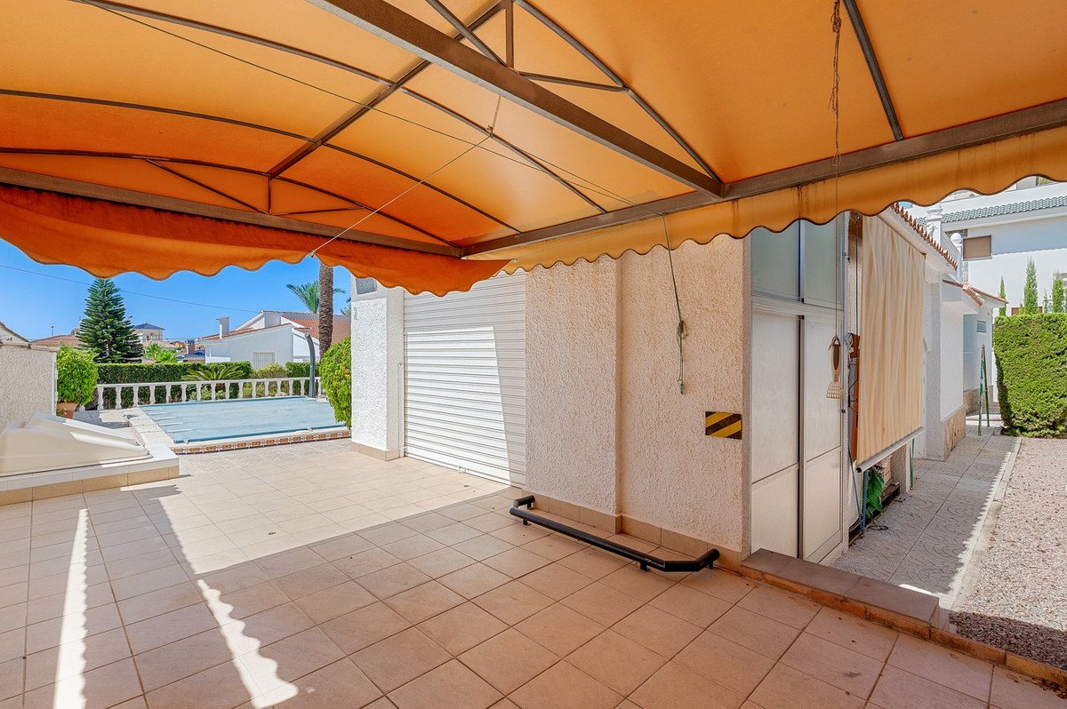3 Bed فيلا مستقلة in Ciudad Quesada في Ciudad Quesada, فيلا منفصلة