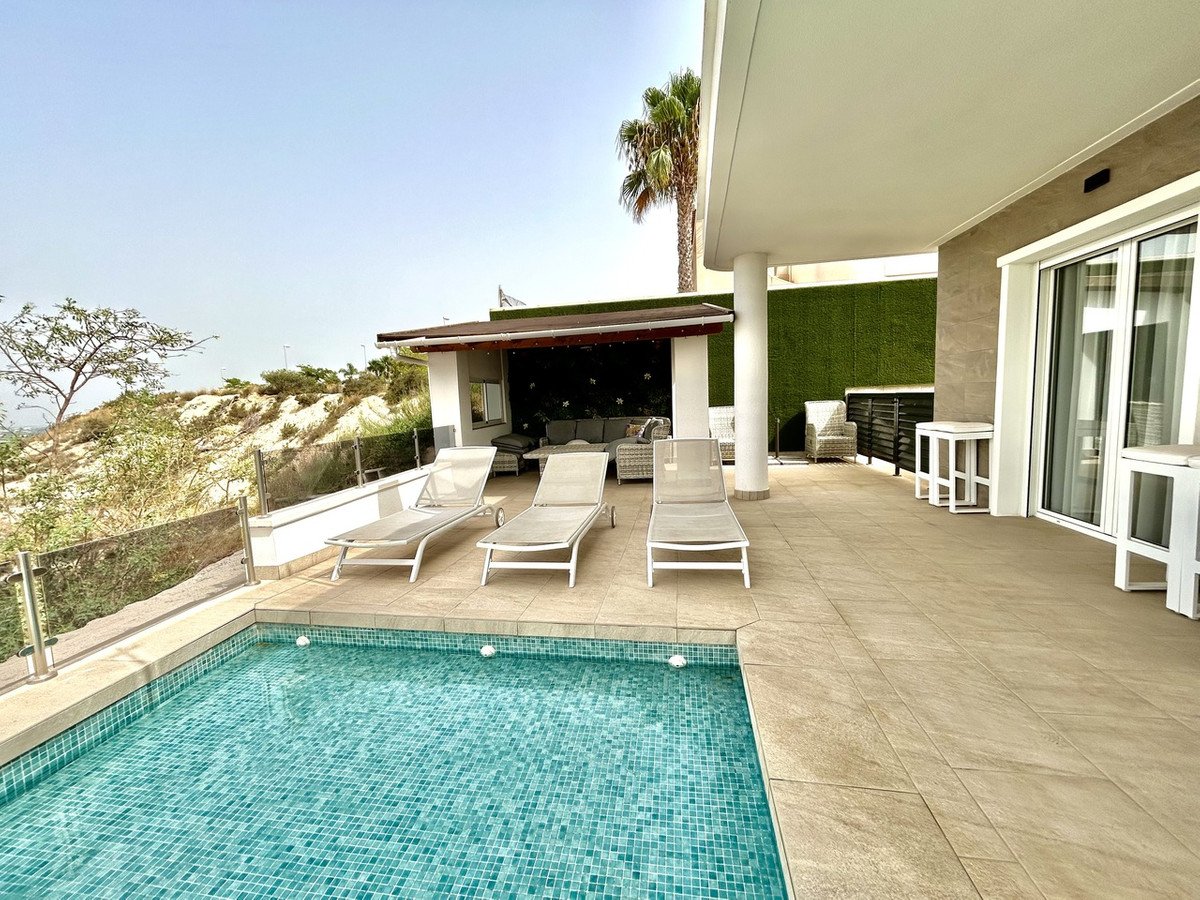 4 Bed Detached Villa in Ciudad Quesada in Ciudad Quesada, Detached Villa