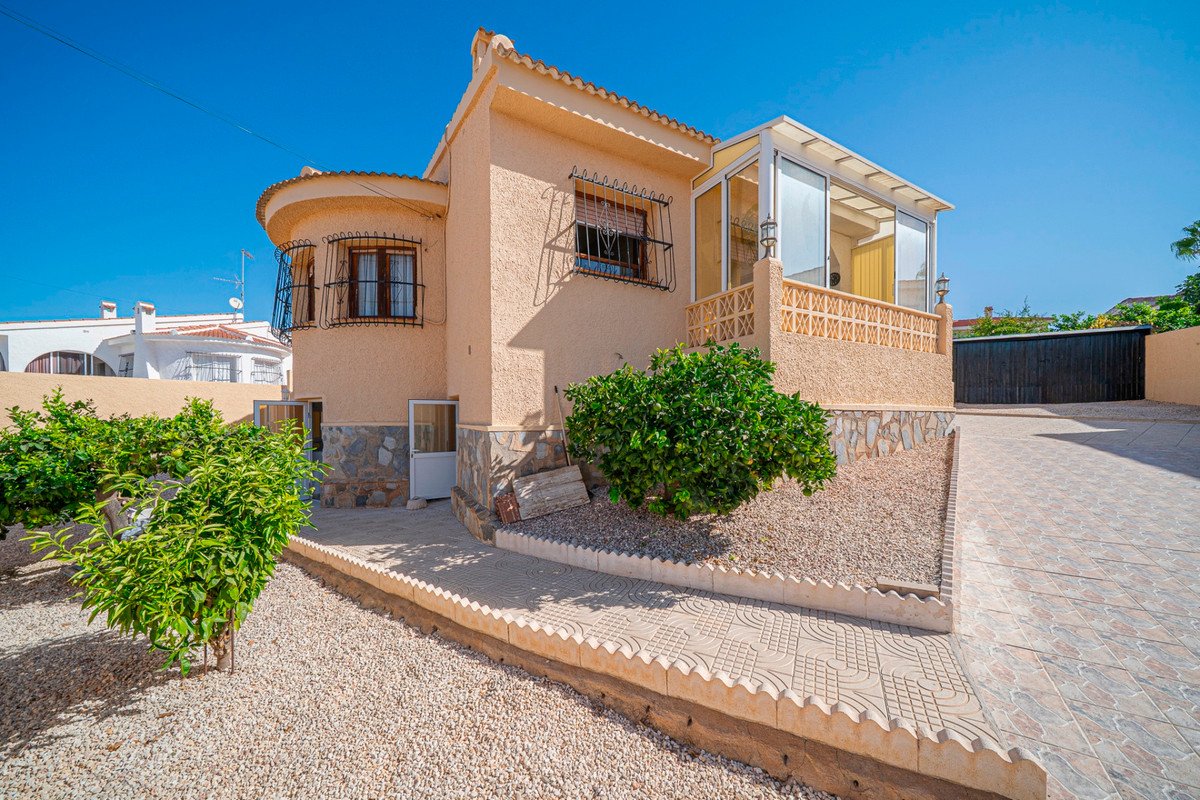 5 Bed Detached Villa in Ciudad Quesada in Ciudad Quesada, Detached Villa