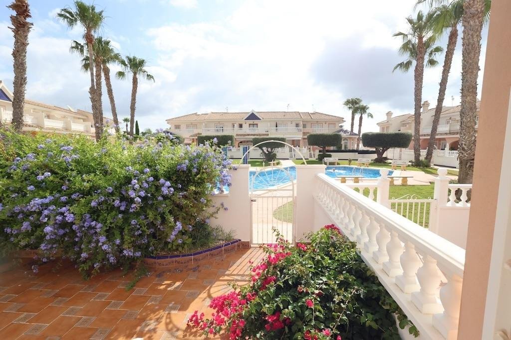 5 Bed بيت مدينة in Dona Pepa في Dona Pepa, تاون هاوس