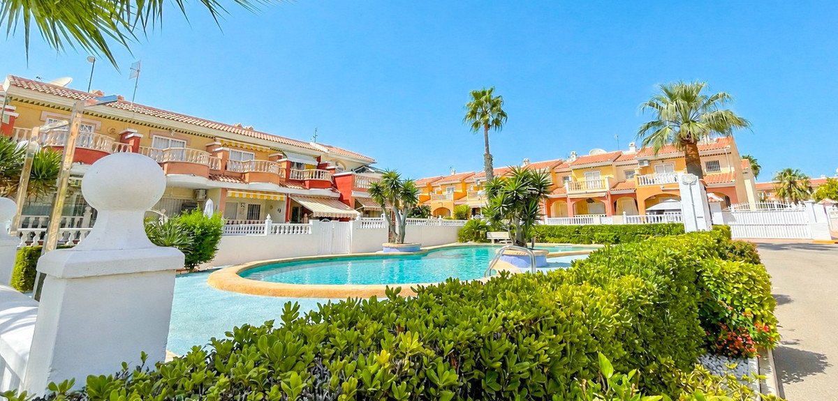 3 Bed Townhouse in Dona Pepa in Dona Pepa, Townhouse