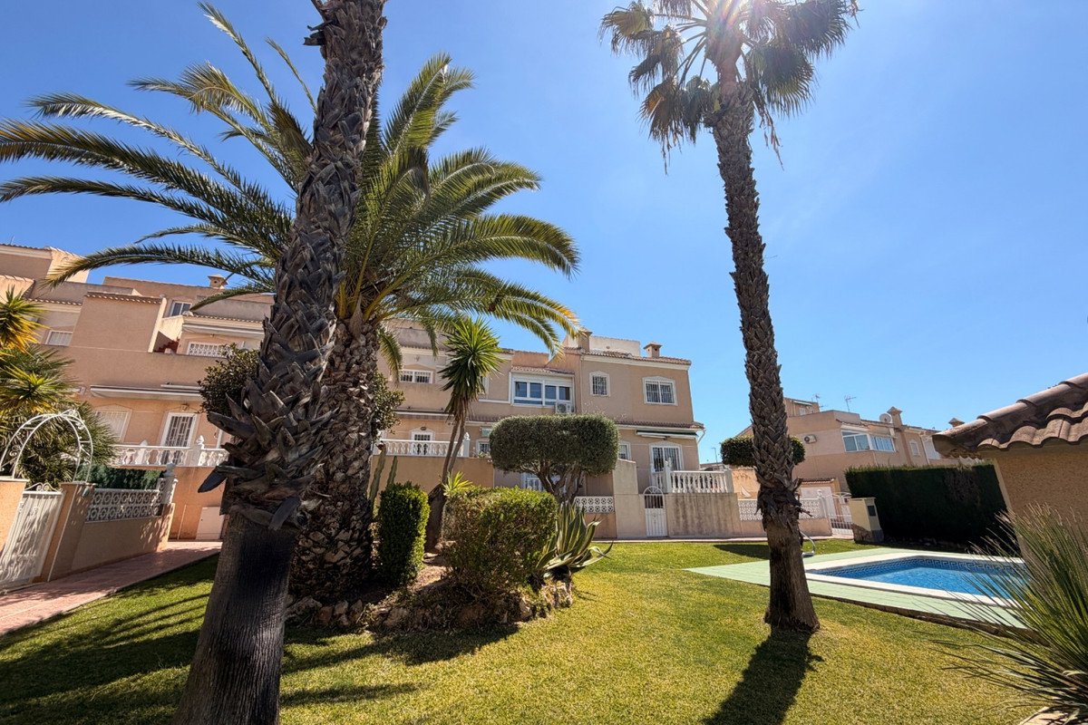 2 Bed Bungalow in Dona Pepa في Dona Pepa, 