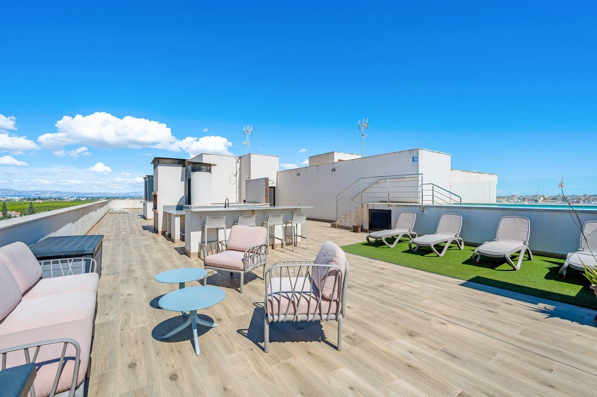 2 Bed شقة في الطابق الأوسط in Formentera del Segura في Formentera del Segura, شقة