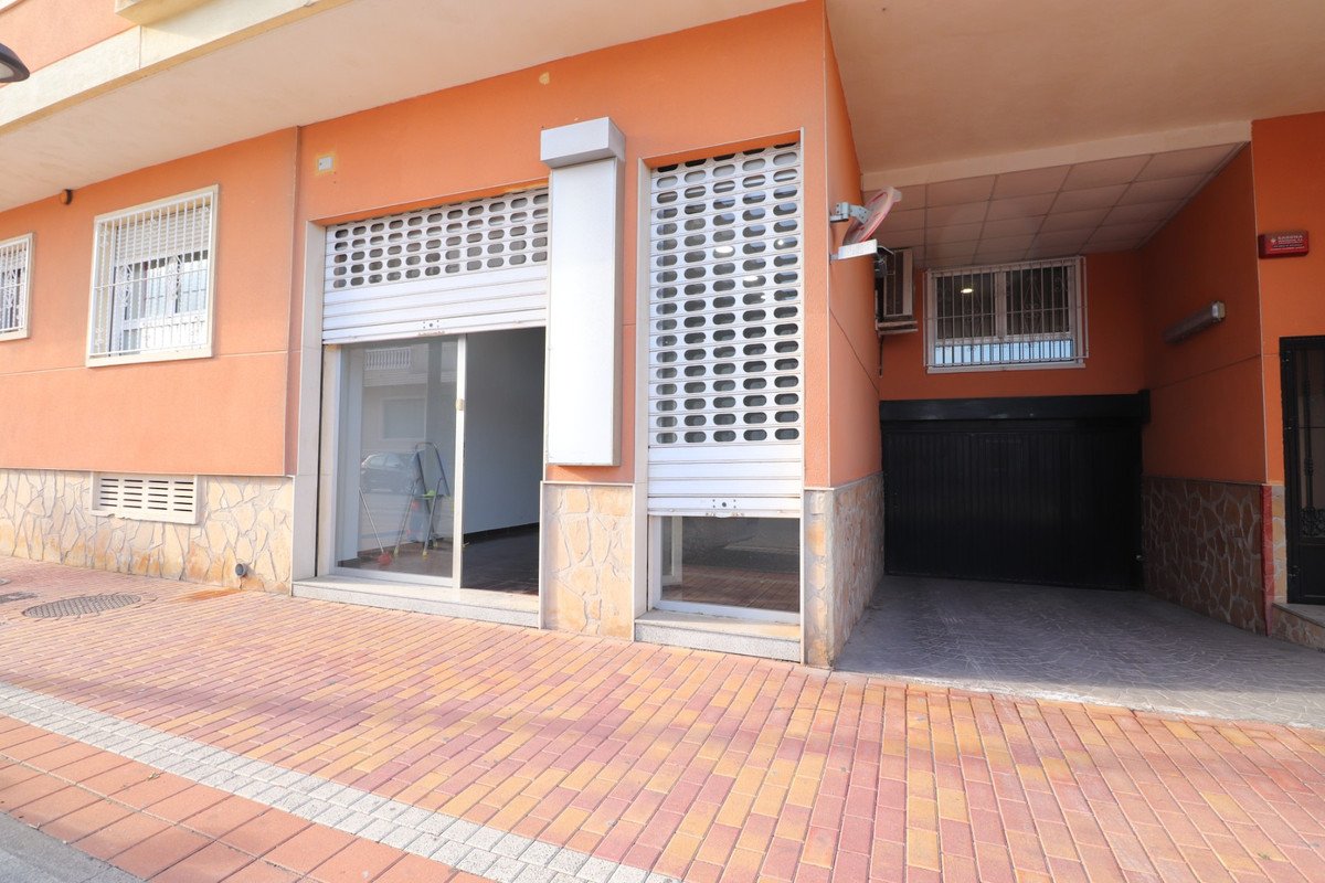 Property in Formentera del Segura in Formentera del Segura, Commerciële Ruimte