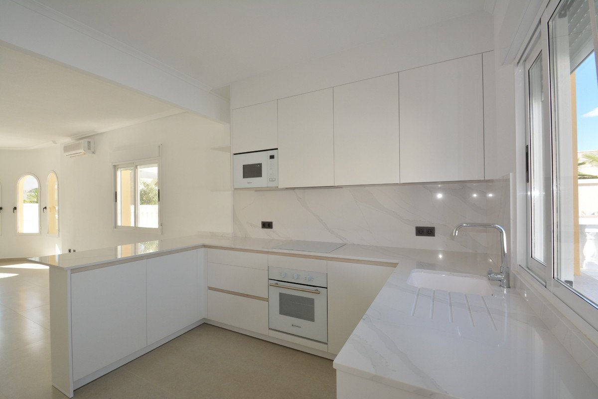 2 Bed 独栋别墅 in Lo Crispin 位于 Lo Crispin, 独栋别墅