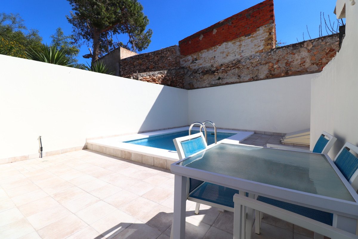 2 Bed Bungalow in Benijofar في Benijofar, بنغلو