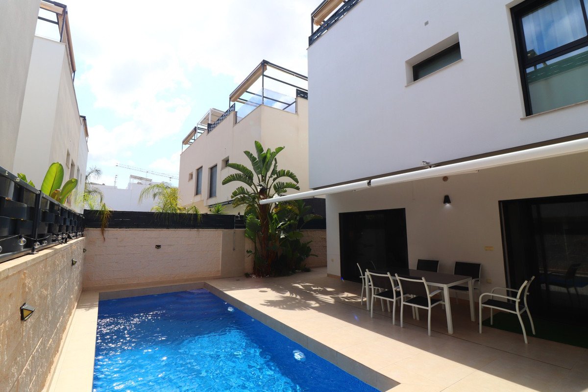 3 Bed منزل شبه منفصل in Benijofar في Benijofar, 