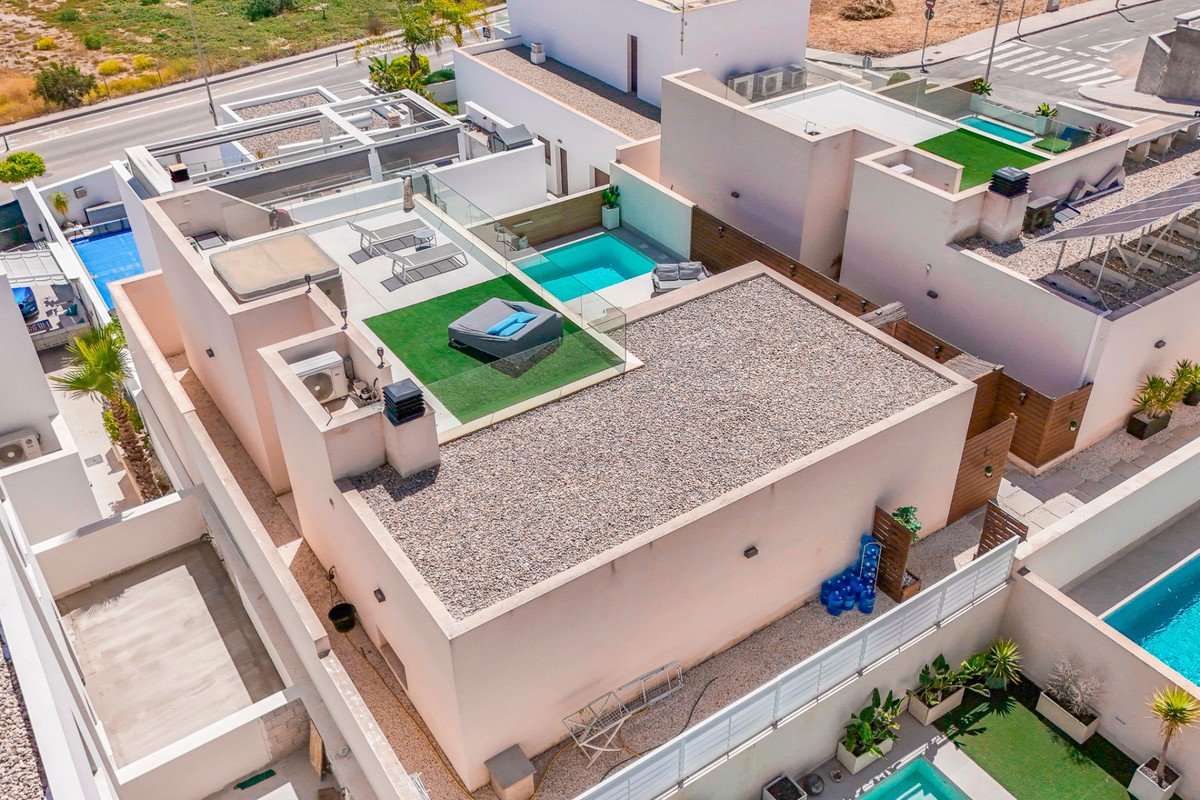 4 Bed Detached Villa in Benijofar in Benijofar, Detached Villa