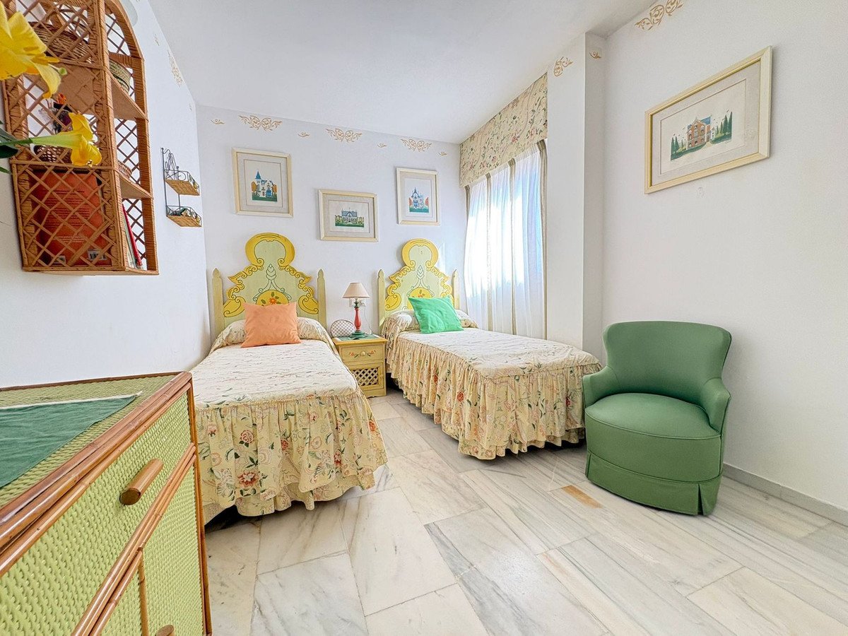 2 Bed Middle Floor Apartment in Cabopino in Cabopino — Apartment