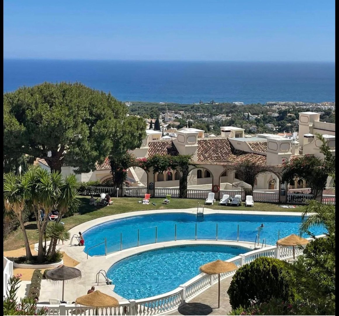 2 Bed Middle Floor Apartment in Calahonda in Calahonda, Apartment