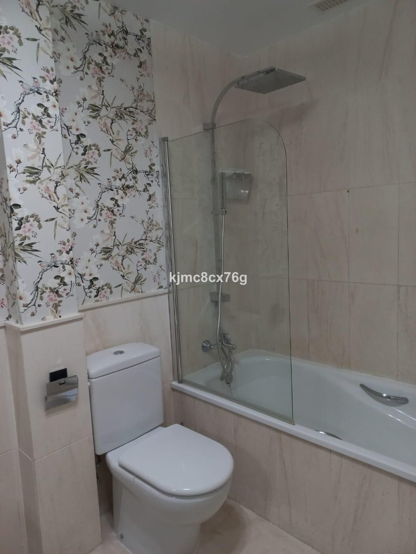 3 Bed Middle Floor Apartment in Calahonda in Calahonda — Apartment