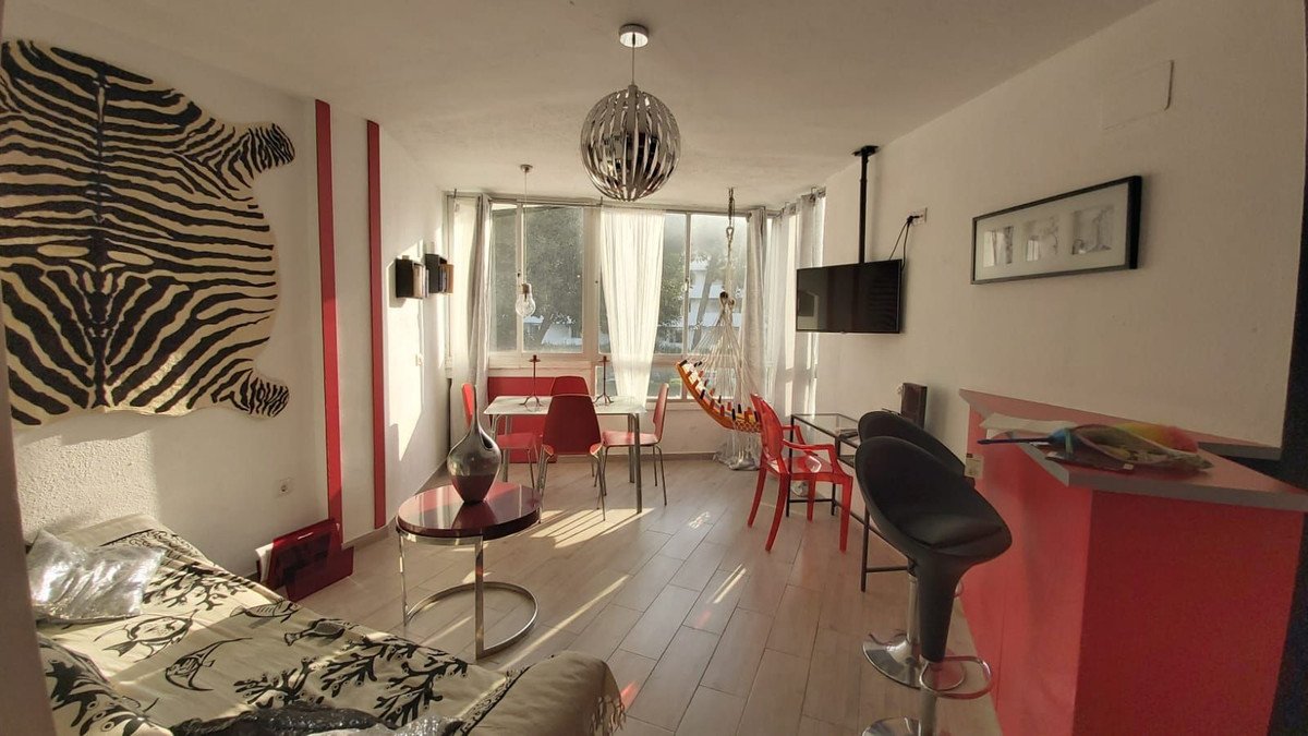 2 Bed Middle Floor Apartment in Calahonda u Calahonda — Apartman