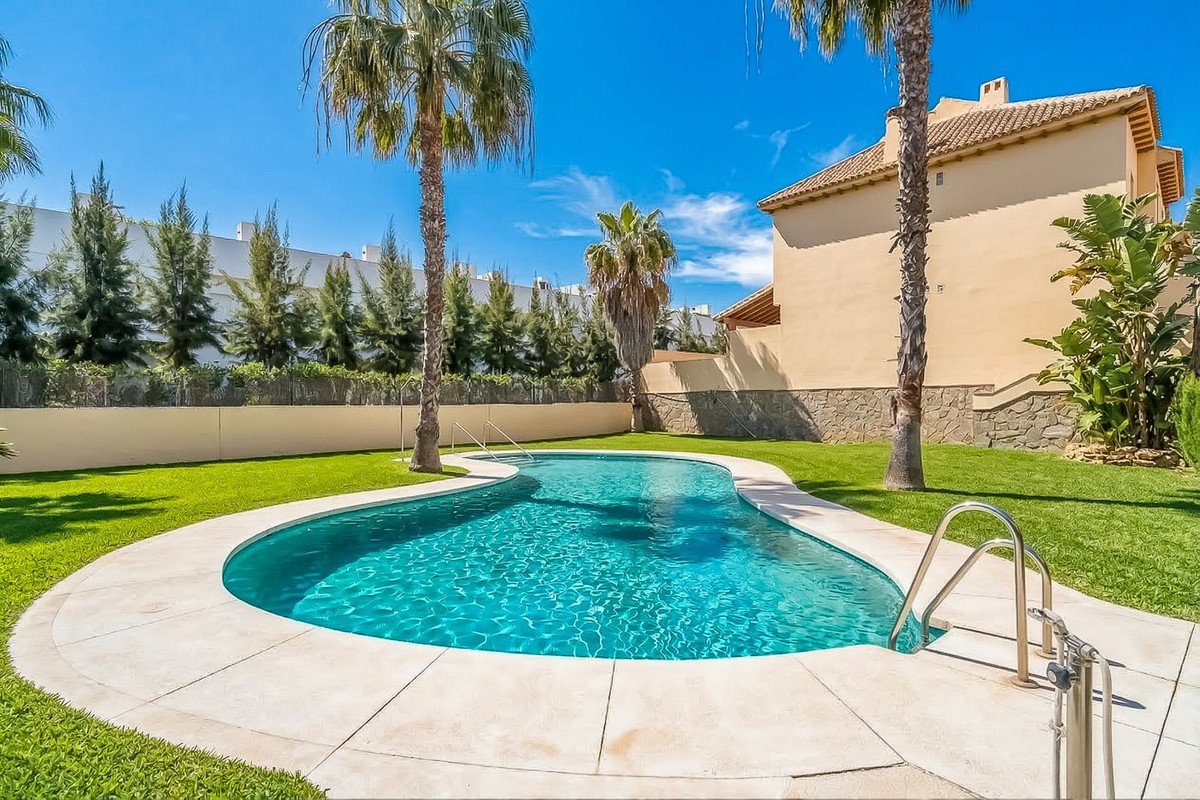 4 Bed Townhouse in Calahonda in Calahonda, Townhouse