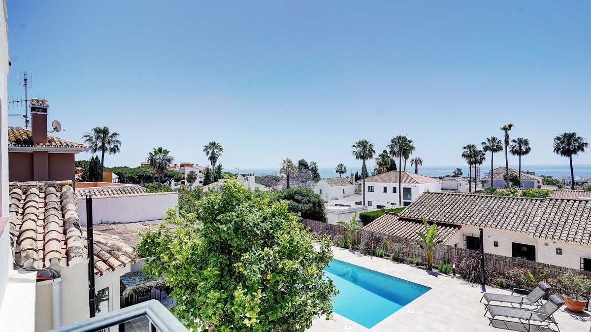 4 Bed Detached Villa in Calahonda in Calahonda, Detached Villa