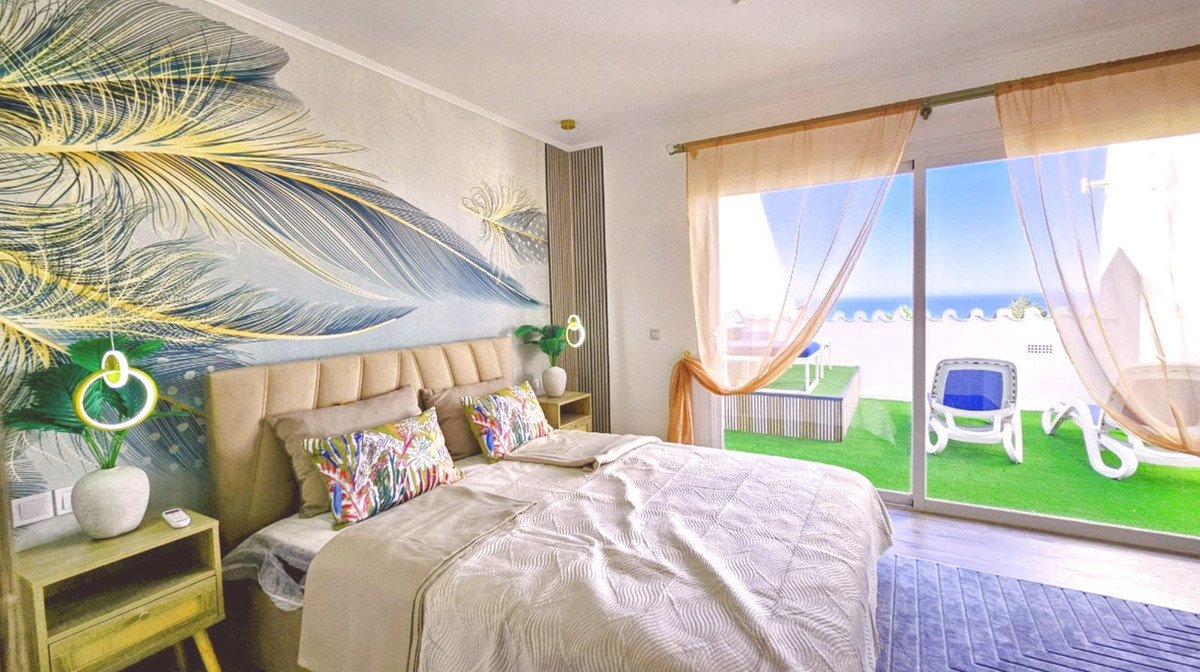 4 Bed Semi-Detached House in Calahonda in Calahonda, Semi-Detached House