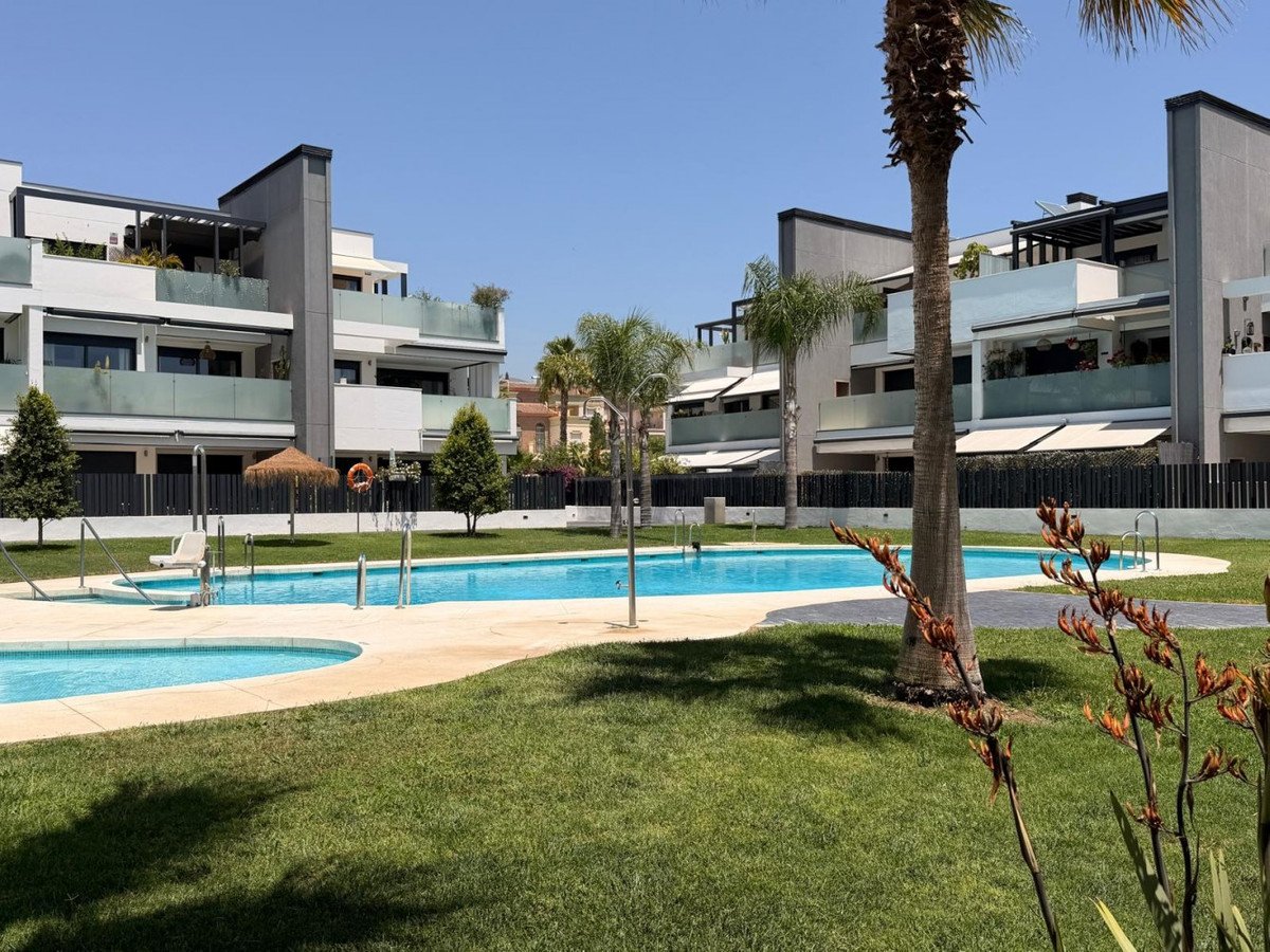 3 Bed Middle Floor Apartment in Caleta de Vélez in Caleta de Vélez, Apartment